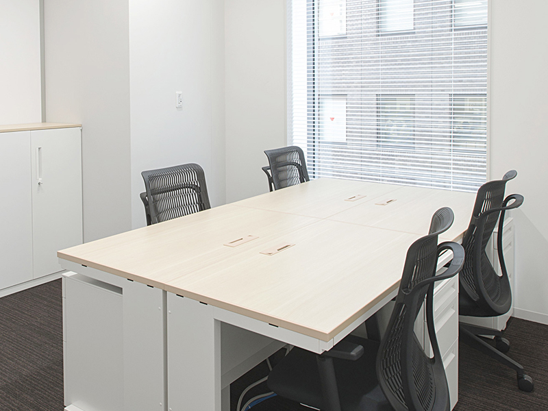 プラスアワーズ八重洲